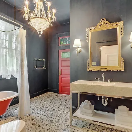 Villa Elegant Renovated House With Relaxing Courtyard